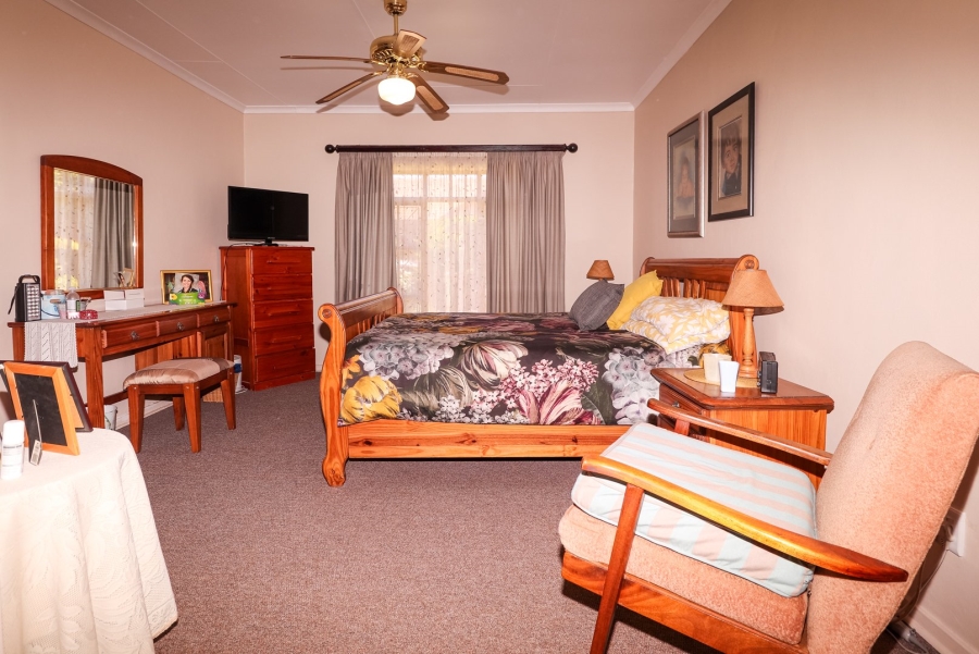3 Bedroom Property for Sale in Flamwood North West